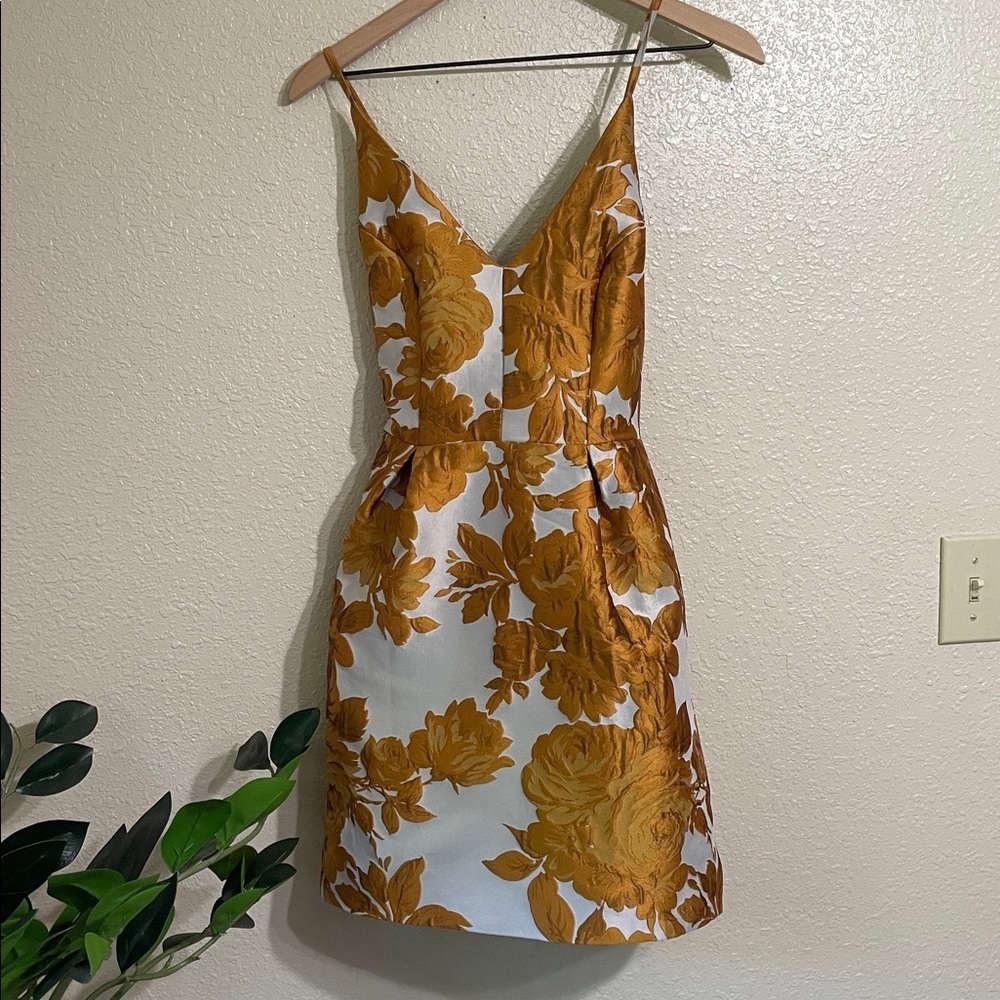 Glamorous Elegant Gold Floral Dress